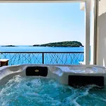 Extraordinary Beach Villa Becir Casa vacanze Molunat