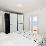 Extraordinary Beach Villa Becir * Molunat