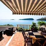Casa vacanze Extraordinary Beach Villa Becir