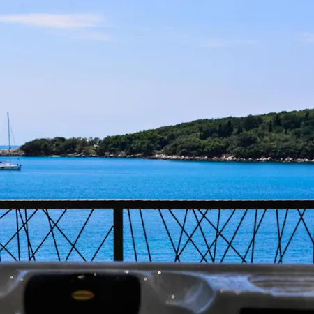 Extraordinary Beach Villa Becir * Molunat