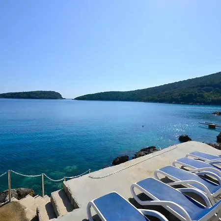 Extraordinary Beach Villa Becir Holiday home Molunat