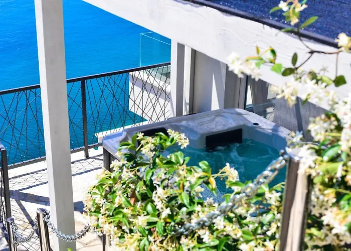 Extraordinary Beach Villa Becir *