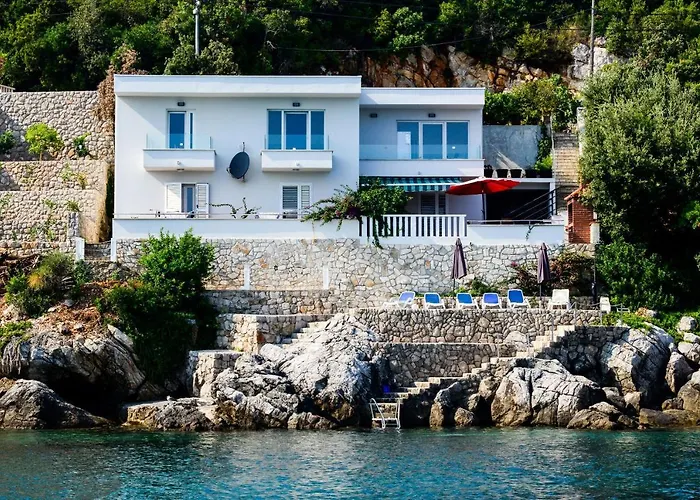 Dom wakacyjny Extraordinary Beach Villa Becir *