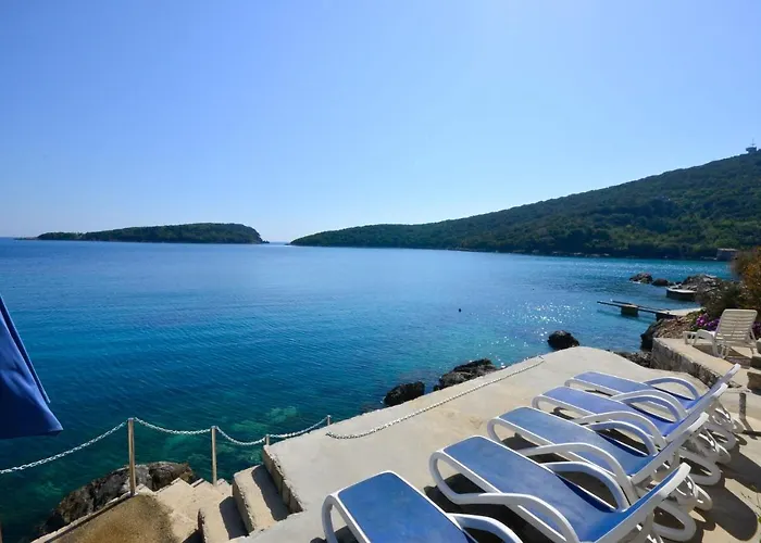 Extraordinary Beach Villa Becir Holiday home Molunat