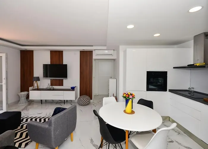 Dom wakacyjny Extraordinary Beach Villa Becir