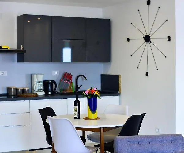 Dom wakacyjny Extraordinary Beach Villa Becir