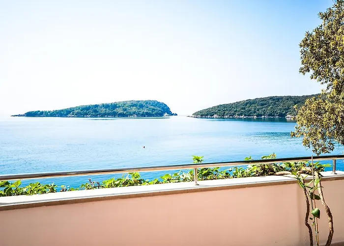 Extraordinary Beach Villa Becir Molunat