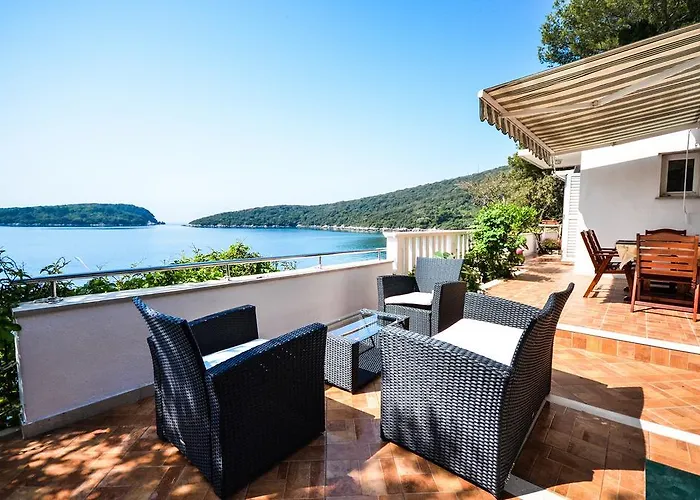 Extraordinary Beach Villa Becir Holiday home Molunat